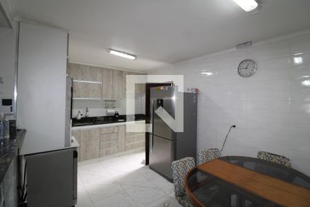 Sala/Cozinha de apartamento à venda com 4 quartos, 174m² em Vila Vitorio Mazzei, São Paulo