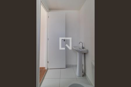 Banheiro da Suíte de apartamento para alugar com 1 quarto, 26m² em Parque Industrial Tomas Edson, São Paulo
