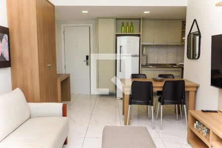 Sala  de kitnet/studio para alugar com 1 quarto, 45m² em Caminho das Árvores, Salvador
