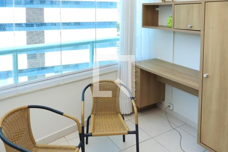 Sala  de kitnet/studio para alugar com 1 quarto, 45m² em Caminho das Árvores, Salvador