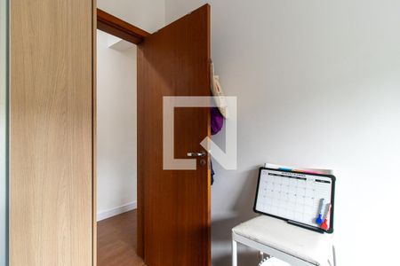 Quarto 1 de apartamento para alugar com 2 quartos, 50m² em Boqueirão, Curitiba
