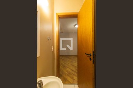 Lavabo de apartamento para alugar com 2 quartos, 105m² em Cristo Rei, Curitiba