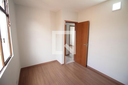Quarto 2 de apartamento para alugar com 3 quartos, 60m² em Jardim Vera Cruz, Contagem