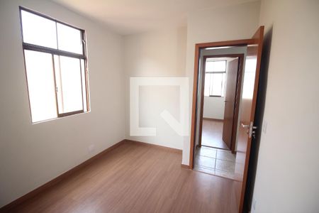 Quarto 2 de apartamento para alugar com 3 quartos, 60m² em Jardim Vera Cruz, Contagem