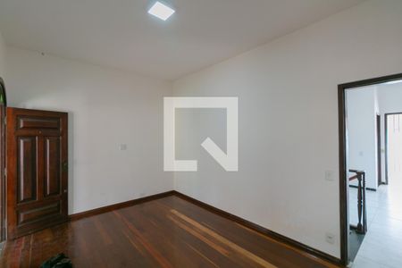 Casa para alugar com 3 quartos, 360m² em Vila Cloris, Belo Horizonte