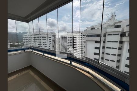 Varanda de apartamento à venda com 2 quartos, 63m² em Barra da Tijuca, Rio de Janeiro