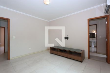 Suíte Master de casa para alugar com 3 quartos, 360m² em Parque Colonial, São Paulo