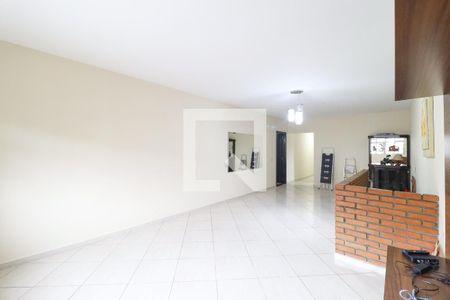 Sala de casa para alugar com 4 quartos, 300m² em Jardim Peri, São Paulo