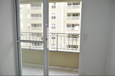 Sala de apartamento para alugar com 2 quartos, 48m² em Del Castilho, Rio de Janeiro