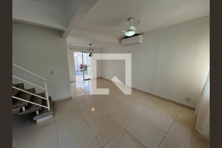 Sala de casa de condomínio para alugar com 3 quartos, 110m² em Bairro Guaporé, Ribeirão Preto
