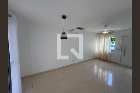 Sala de casa de condomínio para alugar com 3 quartos, 110m² em Bairro Guaporé, Ribeirão Preto