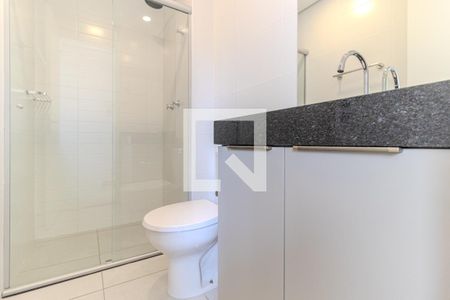 Banheiro de apartamento para alugar com 1 quarto, 34m² em República, São Paulo