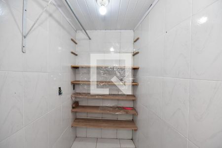 Closet da suíte de casa para alugar com 1 quarto, 50m² em Jardim Umarizal, São Paulo