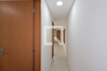 Corredor de apartamento para alugar com 2 quartos, 100m² em Vila Assunção, Santo André
