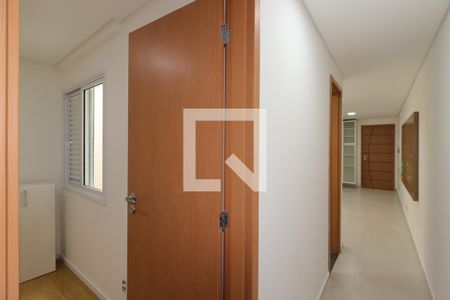 Corredor de apartamento para alugar com 2 quartos, 100m² em Vila Assunção, Santo André