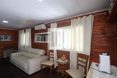 Sala Casa 1 de casa à venda com 6 quartos, 115m² em São Luís, Canoas