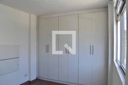 Quarto 1 de apartamento para alugar com 2 quartos, 65m² em Bacacheri, Curitiba