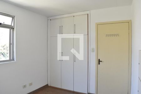 Quarto 1 de apartamento para alugar com 2 quartos, 65m² em Bacacheri, Curitiba