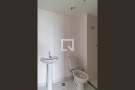Banheiro da Suíte de apartamento para alugar com 1 quarto, 26m² em Parque Industrial Tomas Edson, São Paulo