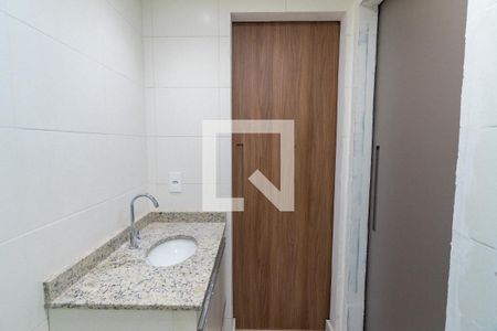 Banheiro da Suíte de apartamento para alugar com 2 quartos, 42m² em Vila Guarani (zona Sul), São Paulo