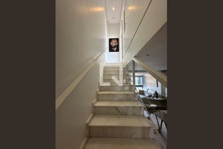Escada de apartamento à venda com 3 quartos, 220m² em Funcionários, Belo Horizonte