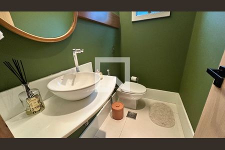 Lavabo de casa de condomínio para alugar com 5 quartos, 360m² em Barra da Tijuca, Rio de Janeiro