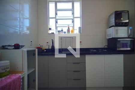 Cozinha de apartamento para alugar com 1 quarto, 47m² em Passo D’areia, Porto Alegre