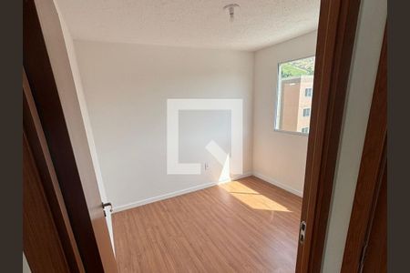 Quarto 1 de apartamento para alugar com 2 quartos, 50m² em Jardim Alvorada, Nova Iguaçu