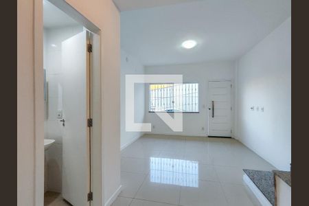 Sala de casa para alugar com 2 quartos, 60m² em São Francisco Xavier, Rio de Janeiro