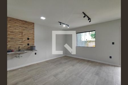 Sala/Cozinha de casa para alugar com 2 quartos, 70m² em Vargem Grande, Rio de Janeiro