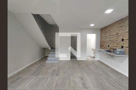 Sala de casa para alugar com 2 quartos, 70m² em Vargem Grande, Rio de Janeiro