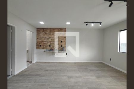 Sala de casa para alugar com 2 quartos, 70m² em Vargem Grande, Rio de Janeiro