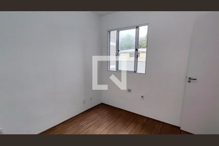 Quarto 1 de apartamento para alugar com 2 quartos, 35m² em Taquara, Rio de Janeiro