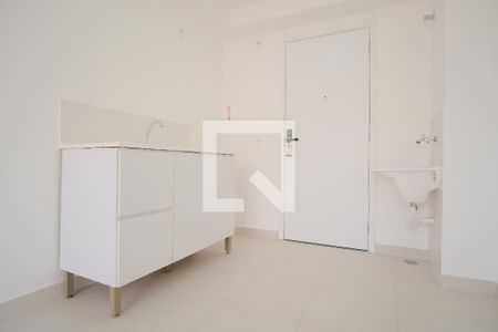 Cozinha e Área de Serviço de apartamento para alugar com 1 quarto, 28m² em Guaiauna, São Paulo