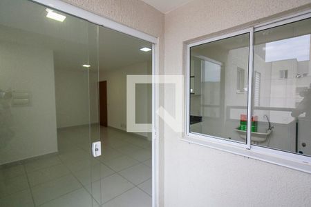 Varanda de apartamento para alugar com 2 quartos, 56m² em Laranjeiras, Uberlândia