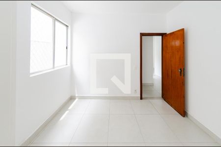 Quarto 2 de apartamento para alugar com 2 quartos, 67m² em Alto Caiçaras, Belo Horizonte