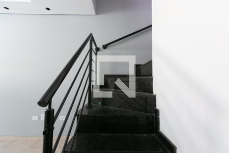 Escada  de casa de condomínio à venda com 2 quartos, 79m² em Parada Xv de Novembro, São Paulo