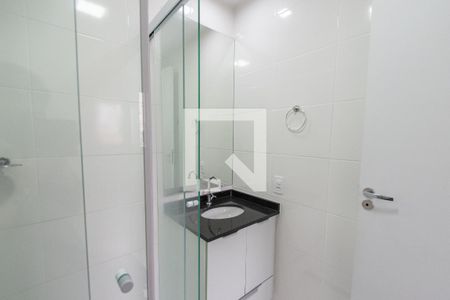 Banheiro de kitnet/studio para alugar com 1 quarto, 28m² em Vila Dom Pedro I, São Paulo