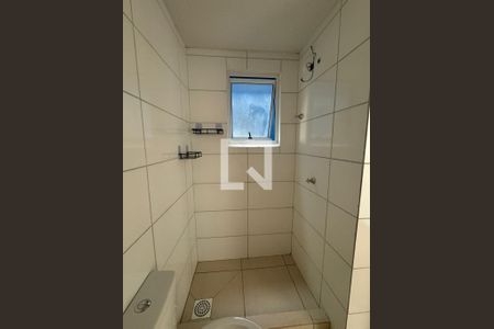 Banheiro  de apartamento para alugar com 2 quartos, 43m² em Feitoria, São Leopoldo