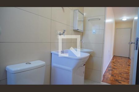 Banheiro de apartamento para alugar com 1 quarto, 41m² em Santa Maria Goretti, Porto Alegre