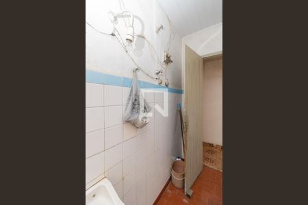 Banheiro de casa à venda com 1 quarto, 250m² em Vila Sabrina, São Paulo
