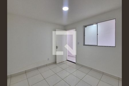 Quarto de casa de condomínio para alugar com 1 quarto, 50m² em Vargem Pequena, Rio de Janeiro