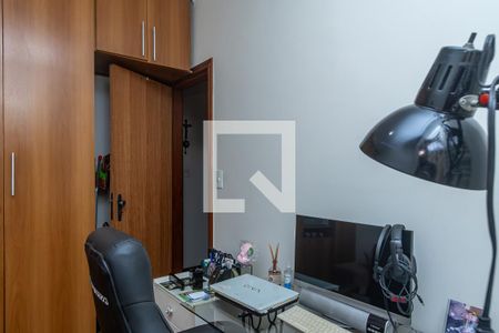 Quarto 1 de casa à venda com 3 quartos, 180m² em Planalto, Belo Horizonte