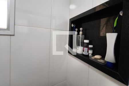 Banheiro  de apartamento para alugar com 2 quartos, 50m² em Vila Lemos, Campinas