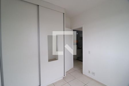 Quarto 2 de apartamento para alugar com 2 quartos, 54m² em Shopping Park, Uberlândia
