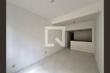 Sala/Quarto de apartamento para alugar com 1 quarto, 28m² em Leme, Rio de Janeiro
