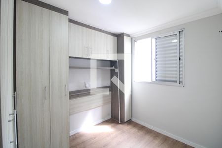 Quarto 2 de apartamento para alugar com 2 quartos, 45m² em Jardim Lallo, São Paulo