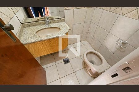 Lavabo de casa de condomínio para alugar com 4 quartos, 450m² em Residencial Granville, Goiânia