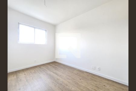 Quarto 1 de apartamento à venda com 2 quartos, 56m² em Vila Amaral, Belo Horizonte