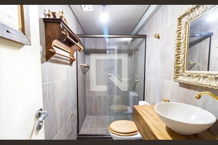 Banheiro de apartamento para alugar com 1 quarto, 45m² em Bela Vista, Porto Alegre